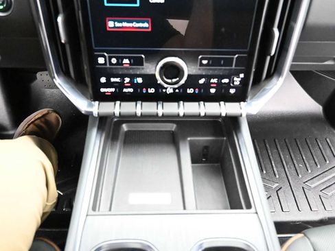 Used 2024 GMC Acadia AT4 w/ Super Cruise Package AWD/4WD image 22