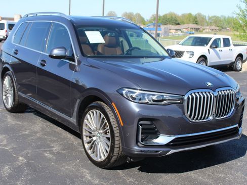 Used 2021 BMW X7 xDrive40i w/ Premium Package AWD/4WD image 8