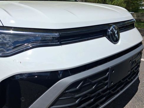 New 2026 Volkswagen Taos SE AWD/4WD image 3