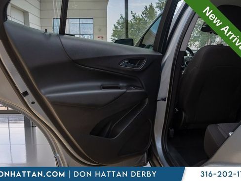 Used 2024 Chevrolet Equinox LT FWD image 19