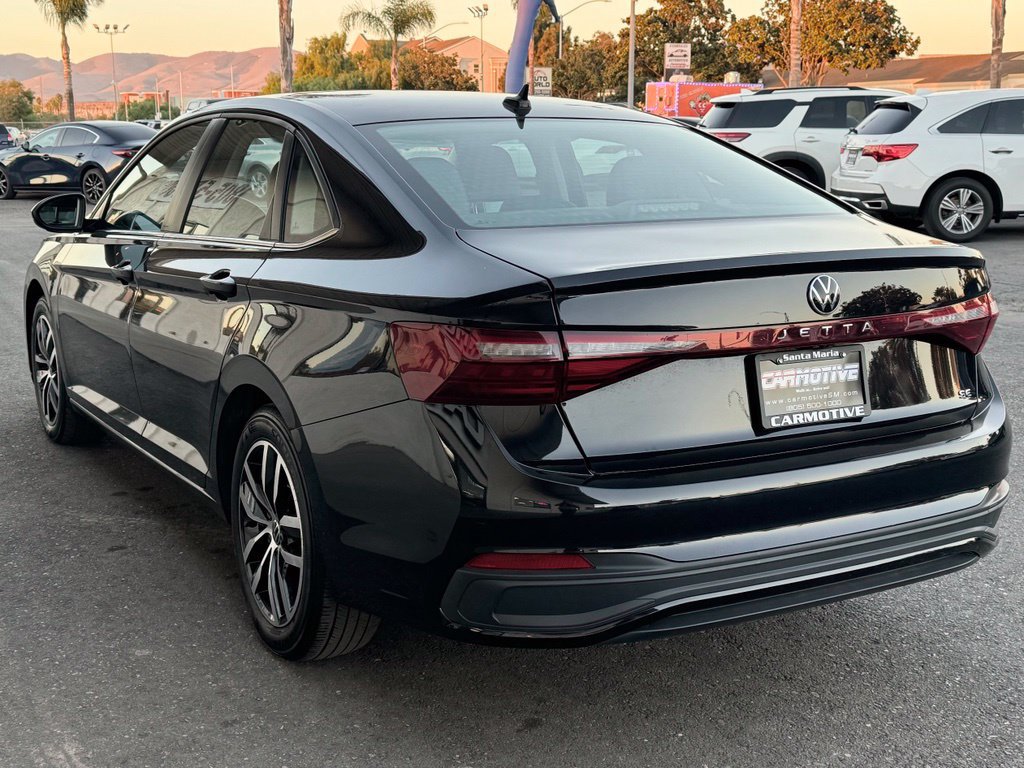 Used 2025 Volkswagen Jetta SE FWD image 7
