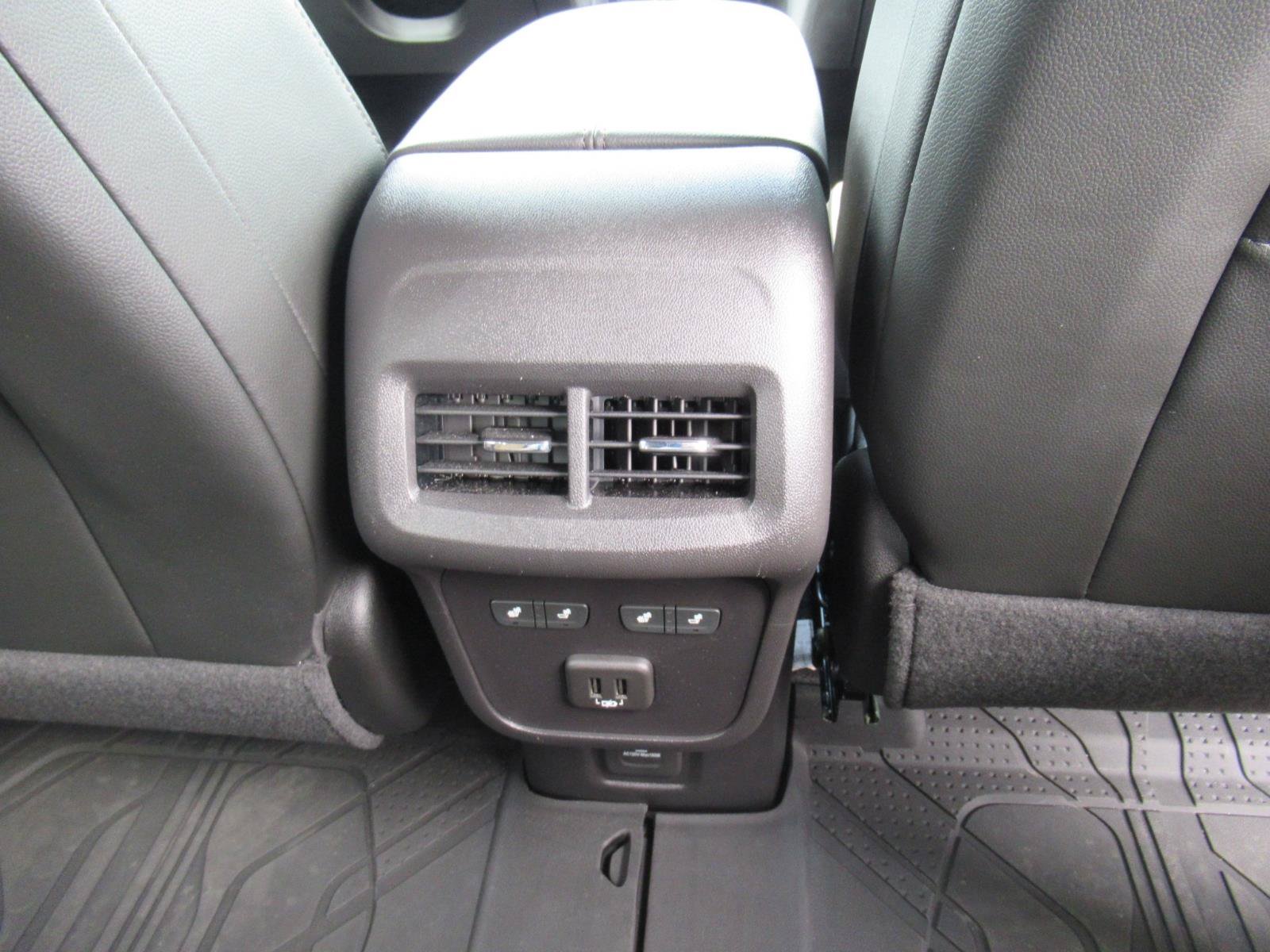 Used 2024 Chevrolet Equinox Premier FWD image 32