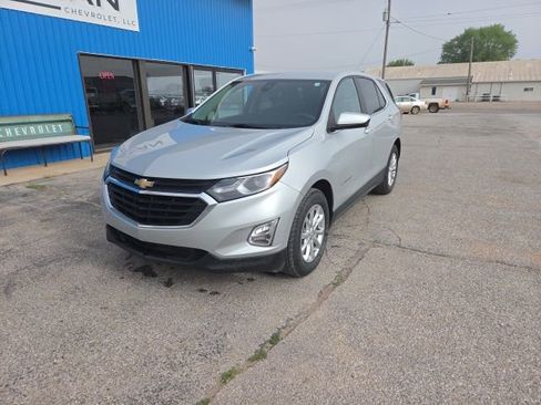 Used 2021 Chevrolet Equinox LT FWD image 2