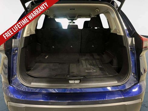 Used 2025 Nissan Rogue SV FWD image 29