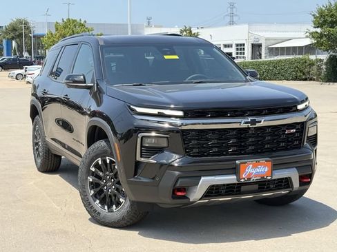 New 2026 Chevrolet Traverse Z71 w/ Enhanced Driving Package AWD/4WD image 3
