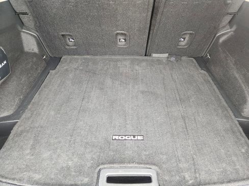 Used 2023 Nissan Rogue SV image 31