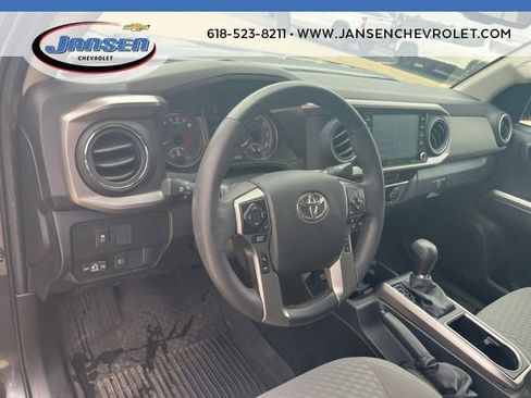 Used 2022 Toyota Tacoma SR5 AWD/4WD image 10