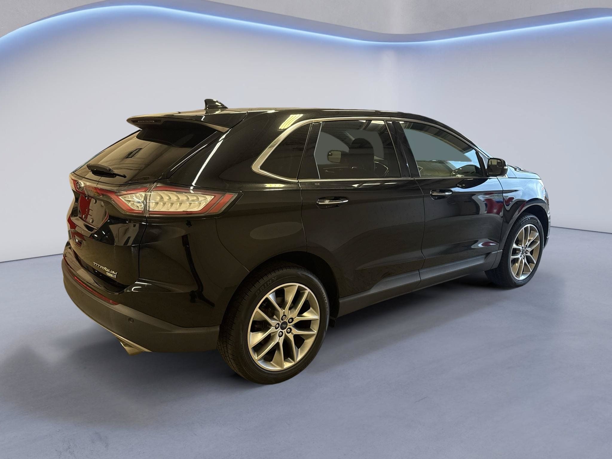 Used 2018 Ford Edge Titanium w/ Equipment Group 301A AWD/4WD image 8