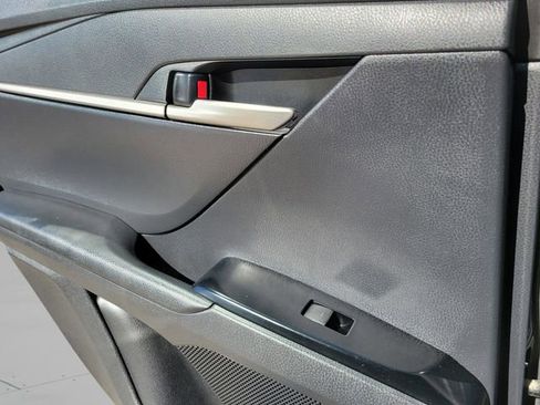 Used 2025 Toyota Camry LE image 17