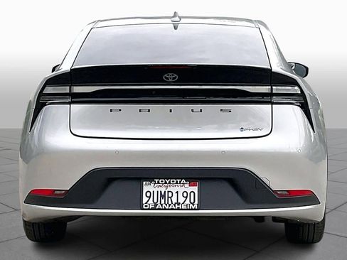 Certified 2025 Toyota Prius Plug-In Hybrid image 4