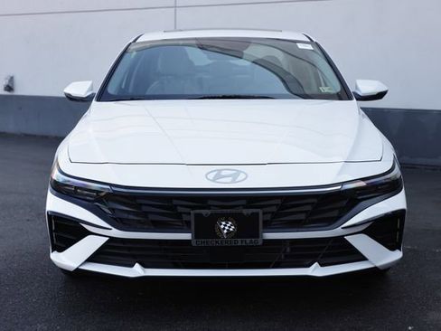 New 2025 Hyundai Elantra Limited image 5