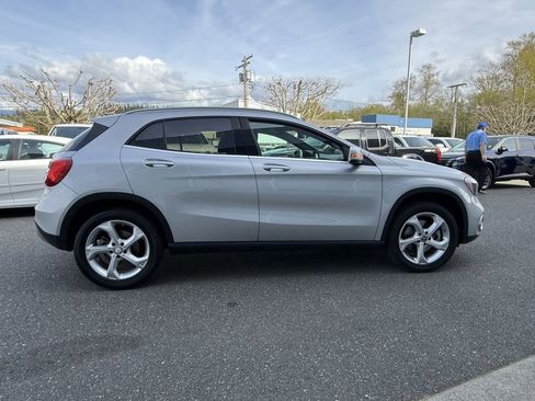 Used 2018 Mercedes-Benz GLA 250 4MATIC image 8