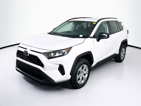 Used 2020 Toyota RAV4 LE image 3