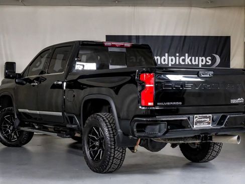 Used 2024 Chevrolet Silverado 2500 High Country w/ High Country Premium Package image 11
