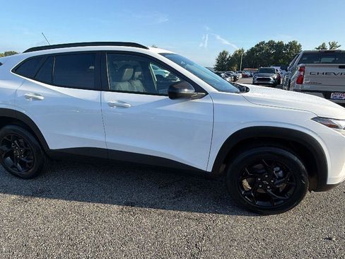 New 2026 Chevrolet Trax LT w/ Driver Confidence Package FWD image 6