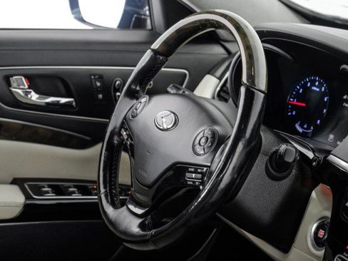 Used 2015 Kia K900 Luxury RWD image 14