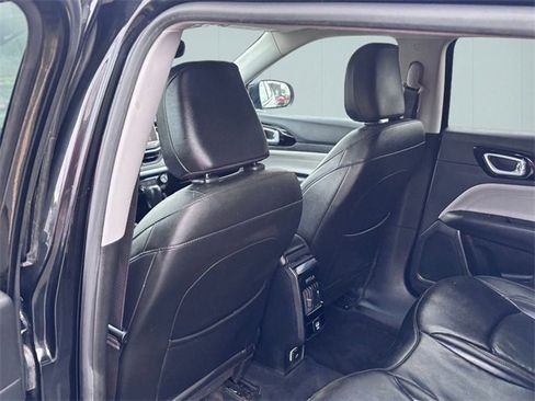 Certified 2022 Jeep Compass Limited image 36