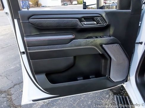 Used 2024 GMC Sierra 2500 AT4X image 21