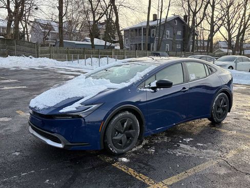 New 2026 Toyota Prius Plug-In Hybrid FWD image 2
