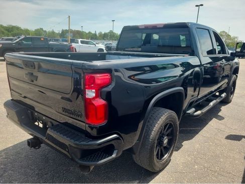 Used 2022 Chevrolet Silverado 2500 High Country w/ Z71 Off-Road Package AWD/4WD image 3