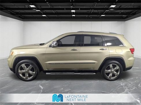 Used 2011 Jeep Grand Cherokee Overland image 2