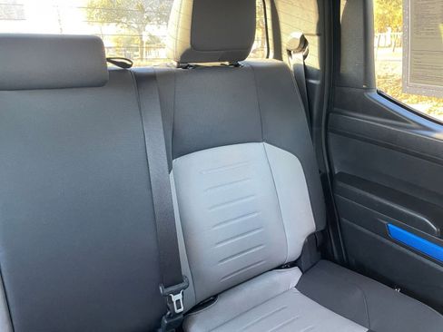 Used 2025 Toyota Tacoma TRD Off-Road image 37