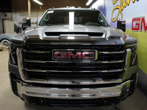 New 2026 GMC Sierra 2500 SLT AWD/4WD image 3