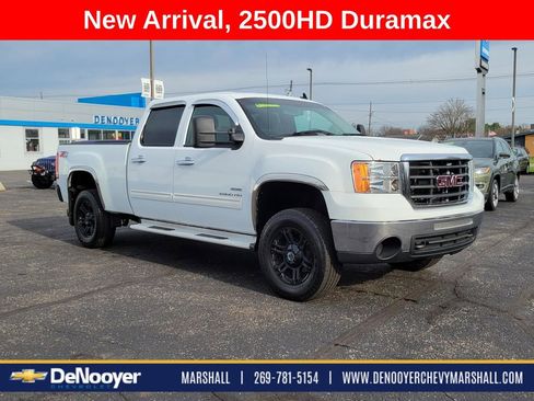 Used 2010 GMC Sierra 2500 SLE image 2