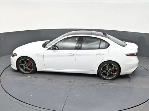 Used 2024 Alfa Romeo Giulia Veloce RWD image 13