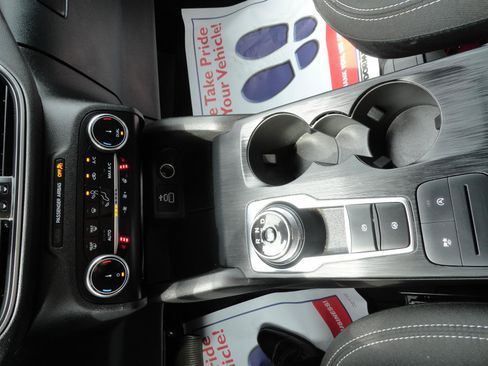 Certified 2024 Ford Escape Active AWD/4WD image 23