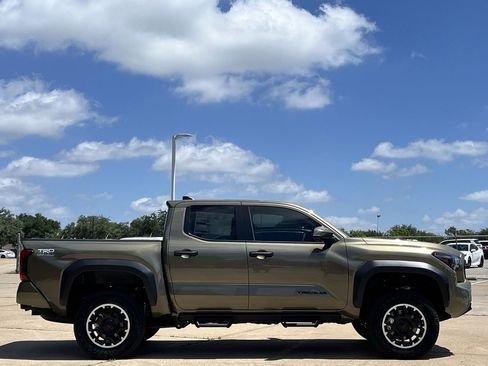 New 2026 Toyota Tacoma TRD Off-Road AWD/4WD image 3
