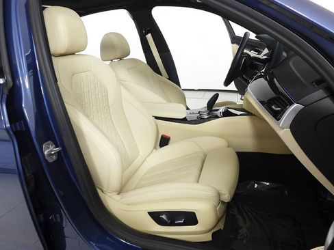 Used 2023 BMW 530i 530i w/ Convenience Package image 19