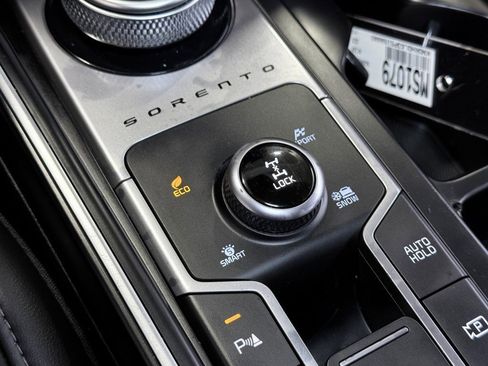 Used 2023 Kia Sorento EX image 35