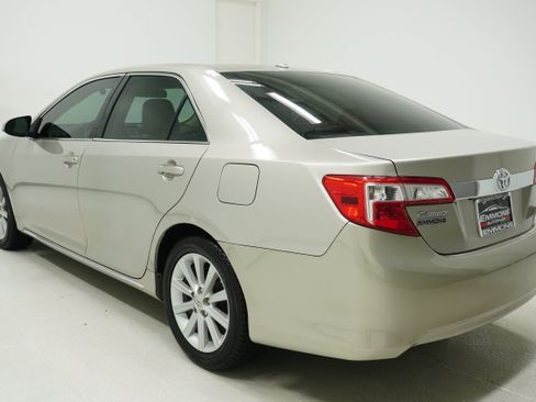 Used 2014 Toyota Camry XLE FWD image 6