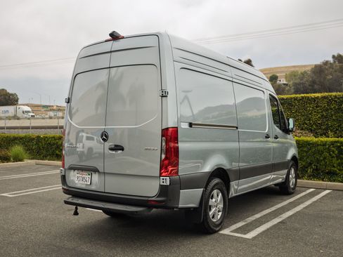 Used 2025 Mercedes-Benz Sprinter 2500 image 5