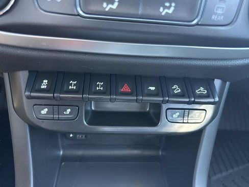 Used 2022 Chevrolet Colorado ZR2 AWD/4WD image 21