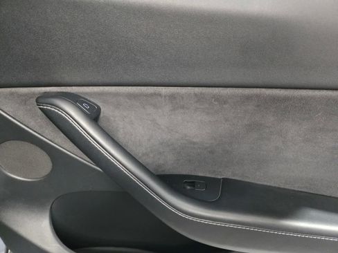 Used 2021 Tesla Model Y Long Range AWD/4WD image 8