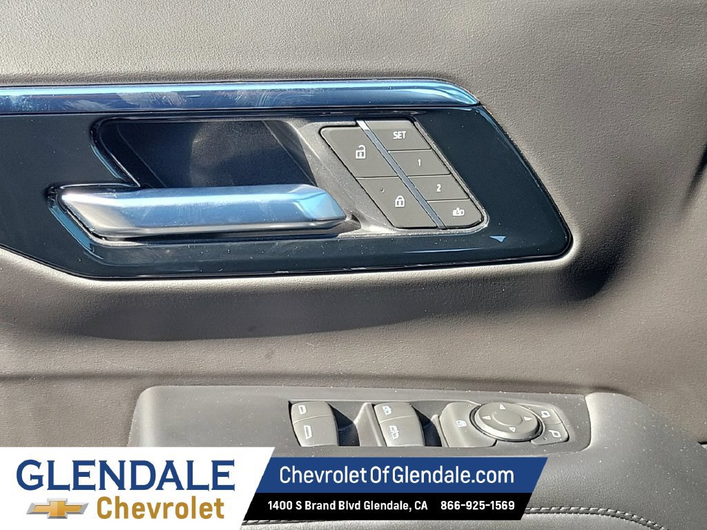 Certified 2025 Chevrolet Suburban LT AWD/4WD image 31