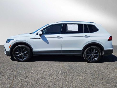 Used 2024 Volkswagen Tiguan SE image 4