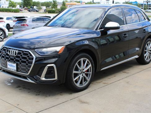 Used 2022 Audi SQ5 Premium Plus w/ Premium Plus Package image 3