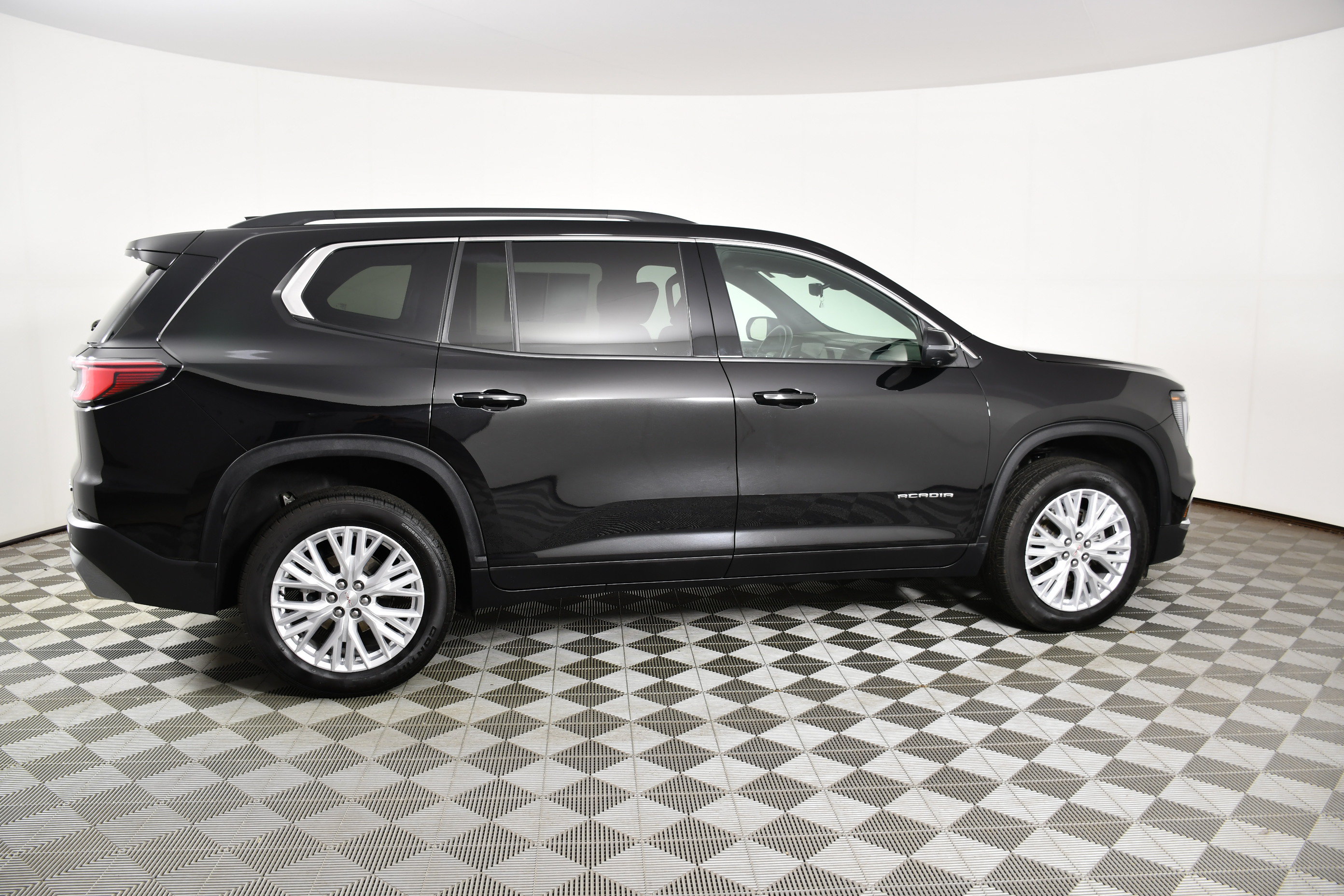 Used 2026 GMC Acadia Elevation w/ Elevation Premium Package AWD/4WD image 5