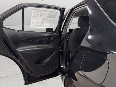 Used 2021 Chevrolet Equinox LT image 28