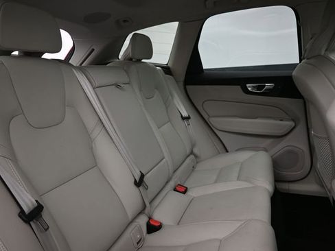 Used 2023 Volvo XC60 B5 Ultimate w/ Climate Package image 34