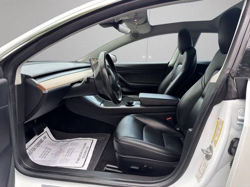 Used 2019 Tesla Model 3 Standard Range Plus RWD image 9
