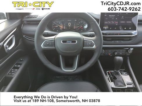 New 2026 Jeep Compass Latitude image 13