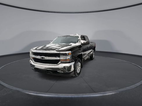 Used 2018 Chevrolet Silverado 1500 LT w/ All Star Edition image 3