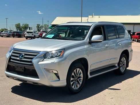 Used 2017 Lexus GX 460 Luxury AWD/4WD image 4