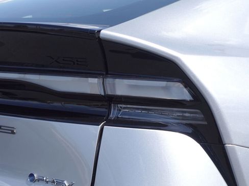 New 2026 Toyota Prius Plug-In Hybrid FWD image 5