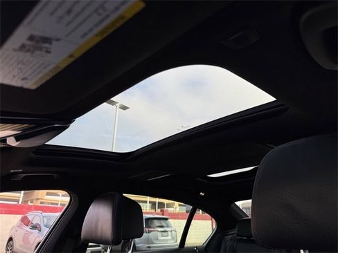 Used 2021 BMW 740i w/ M Sport Package image 25