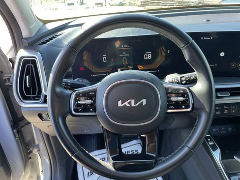 Used 2025 Kia Sorento S w/ Panoramic Sunroof Package AWD/4WD image 12